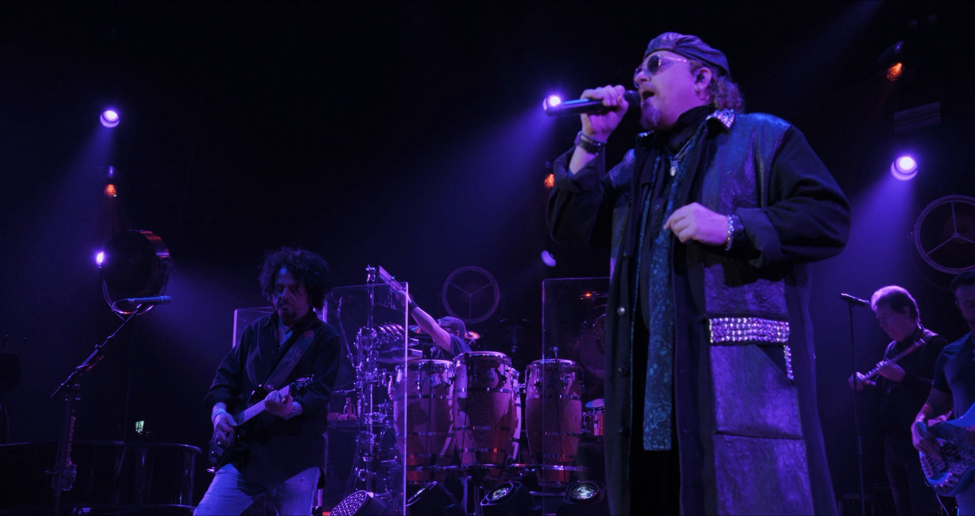 Toto - 40 Tours Around the Sun.BDRip1080p.mkv_20220928_214329.145.png