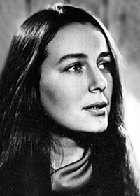 Нина Попова