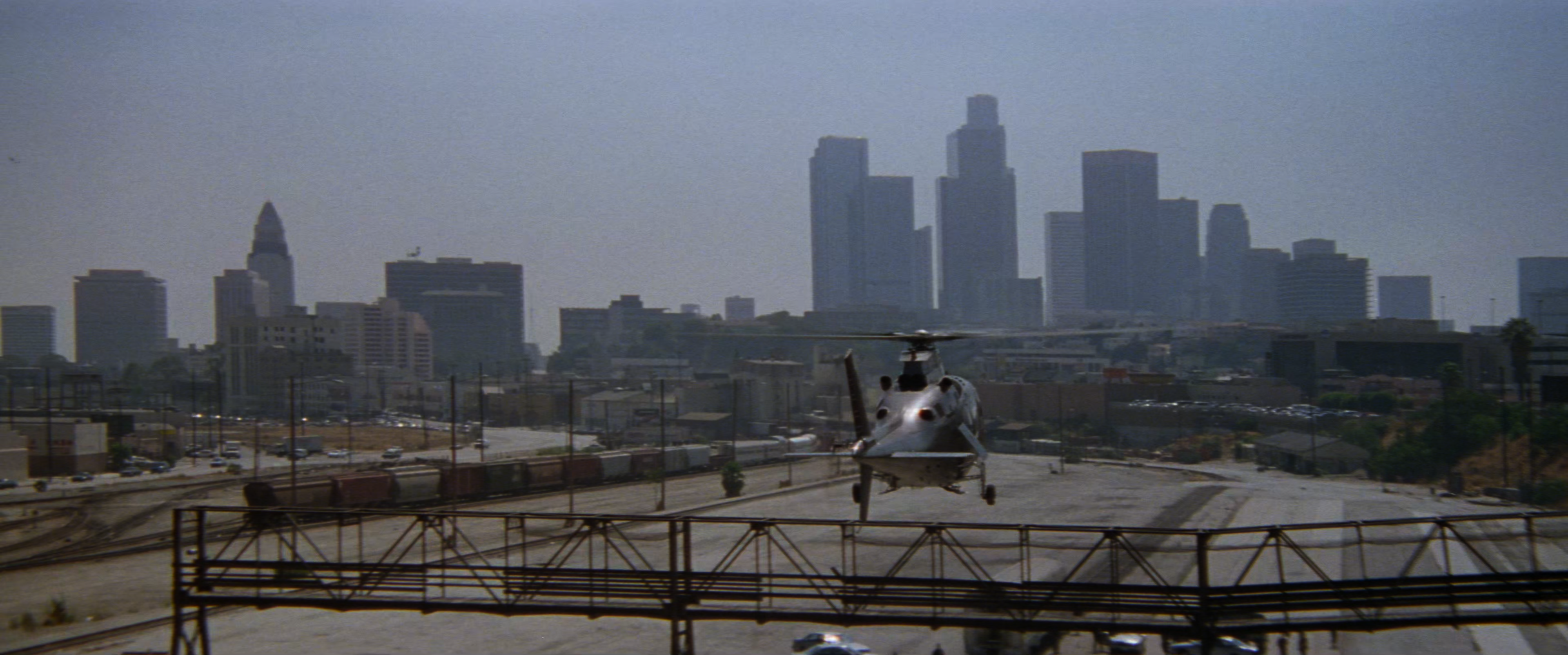 Особь (Species) 1995.mkv_snapshot_00.25.10.000.png