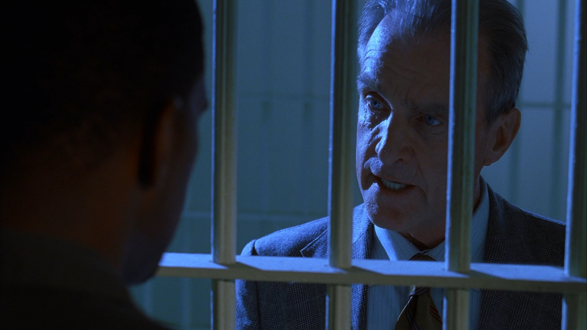 02 House.M.D.S02E01.BDRemux.1080p.mkv_snapshot_00.34.109.jpg