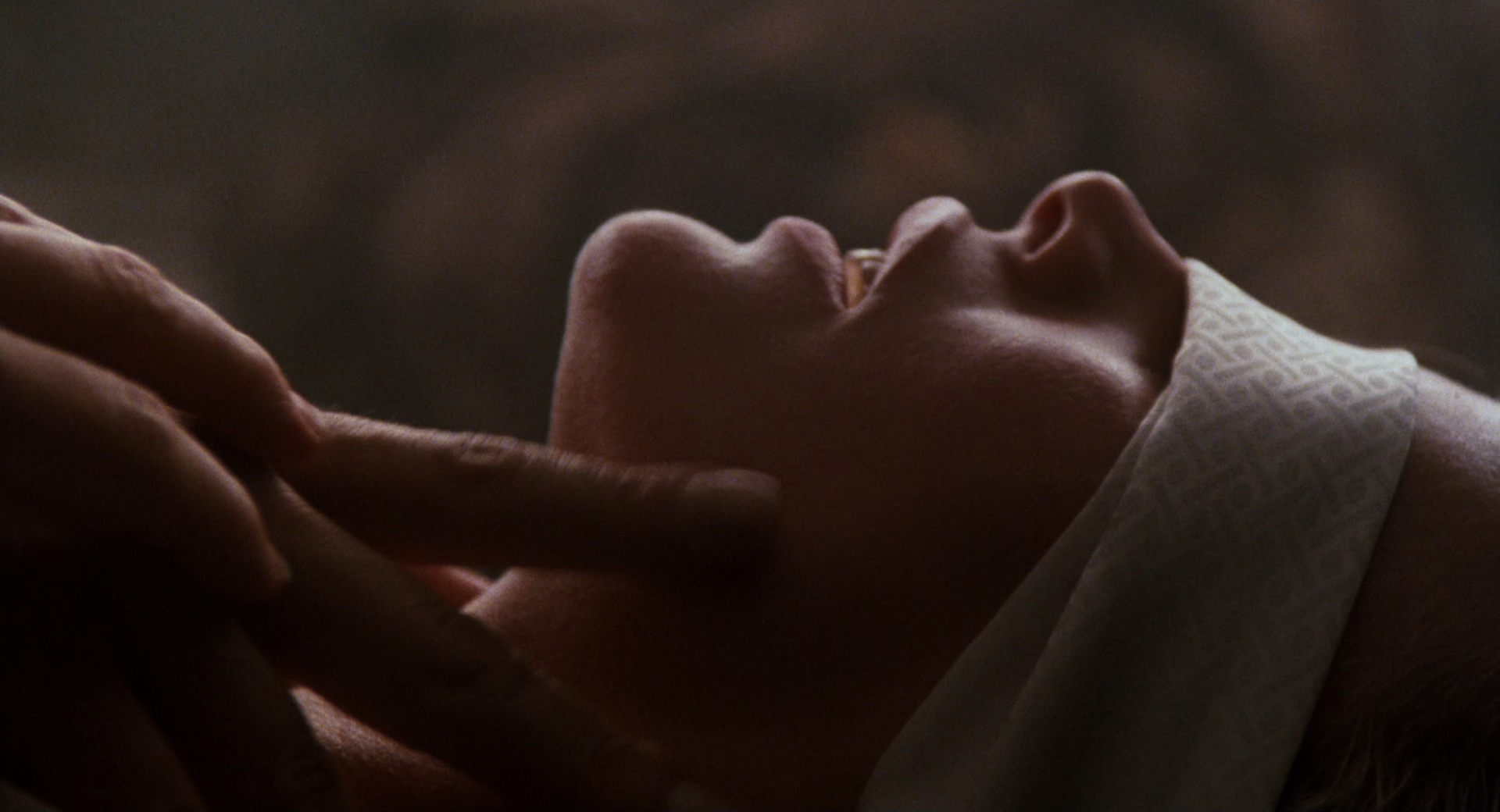 Девять с половиной недель (Nine Half Weeks) 1986.mkv_snapshot_00.27.21.640.jpg