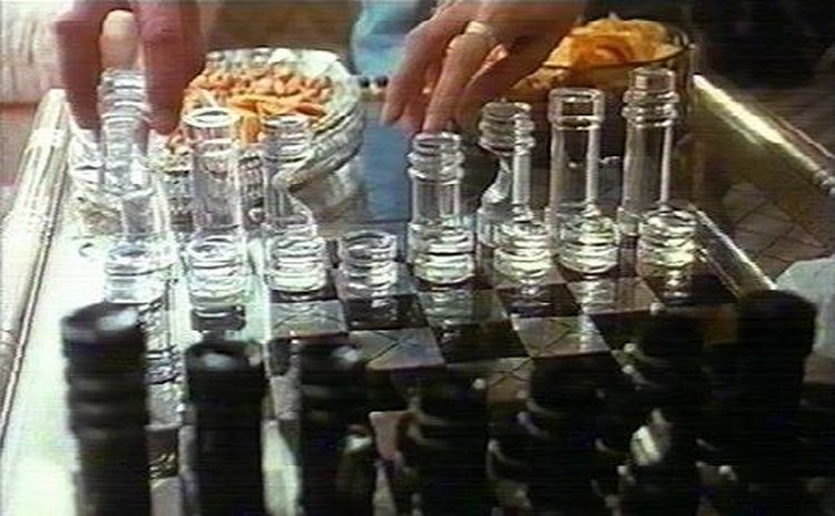 Высокие надежды /High Hopes/ 1988 (0:14:29, 1:22:04 / 1:52:26)