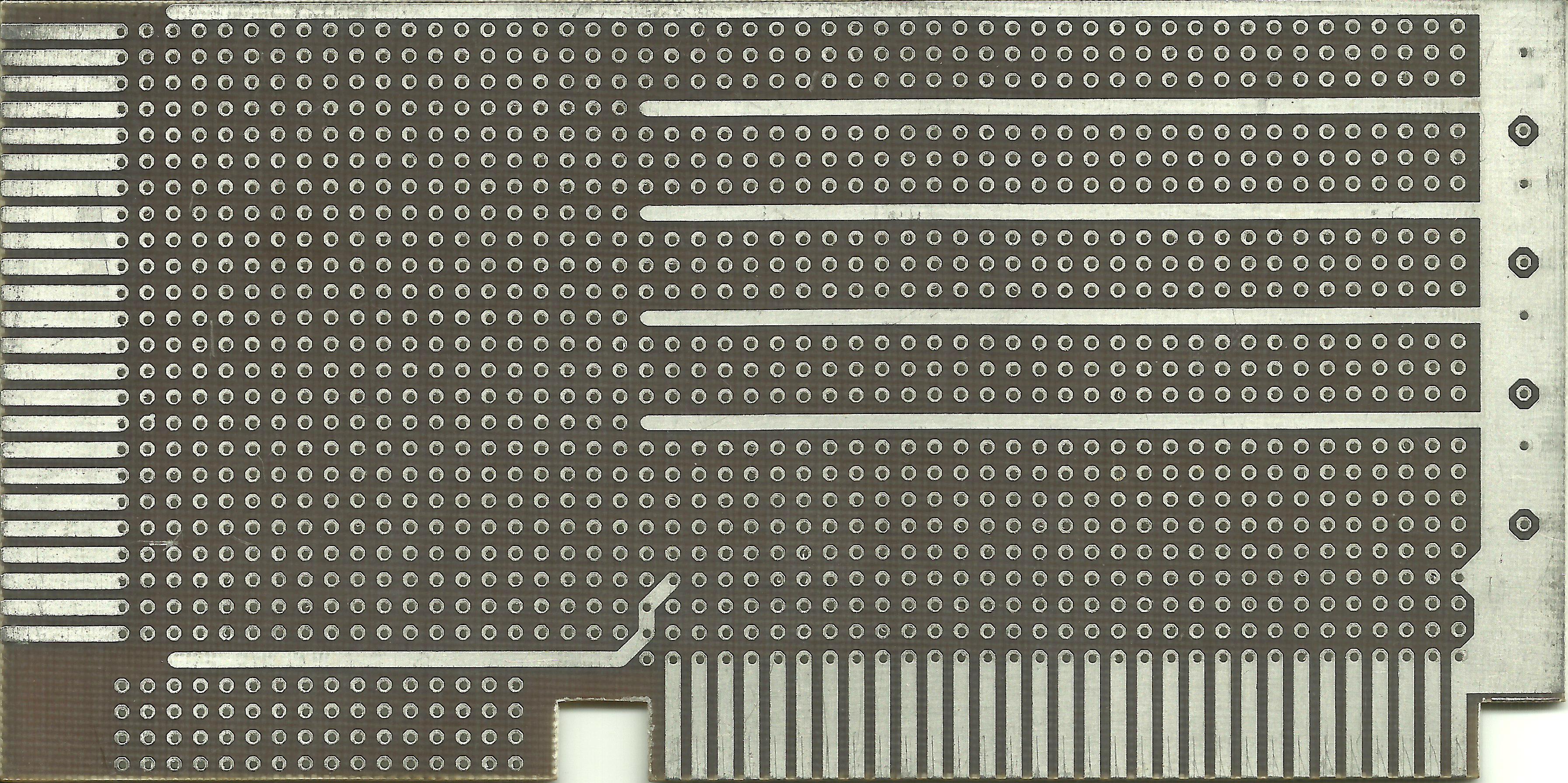 Оборотная сторона макетной печатной платы для ZX Next.JPG