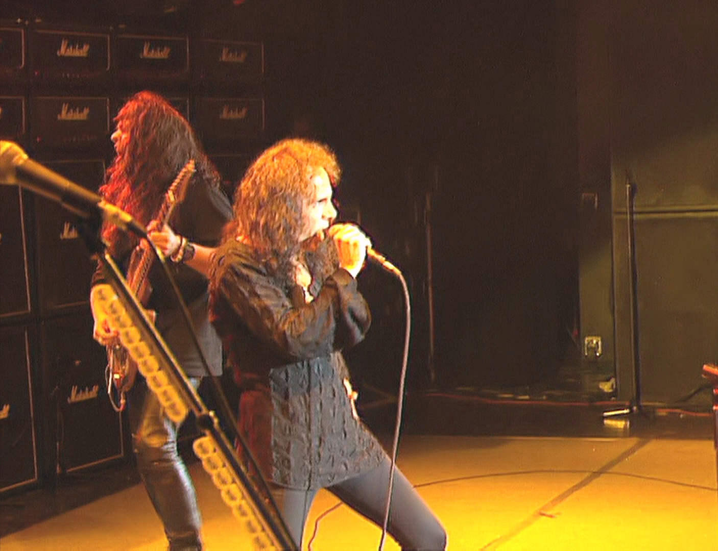 Dio.Live.In.London.Hammersmith.Apollo.1993.1080p.BluRay.DTS.FLAC.x264.HDCLUB-SbR.mkv_20230405_214843.682.png