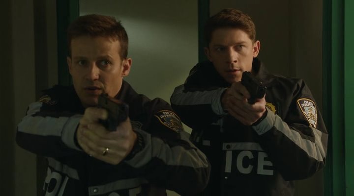 Blue.Bloods.S12E20.avi_snapshot_04.40_[2023.05.15_14.30.21].jpg