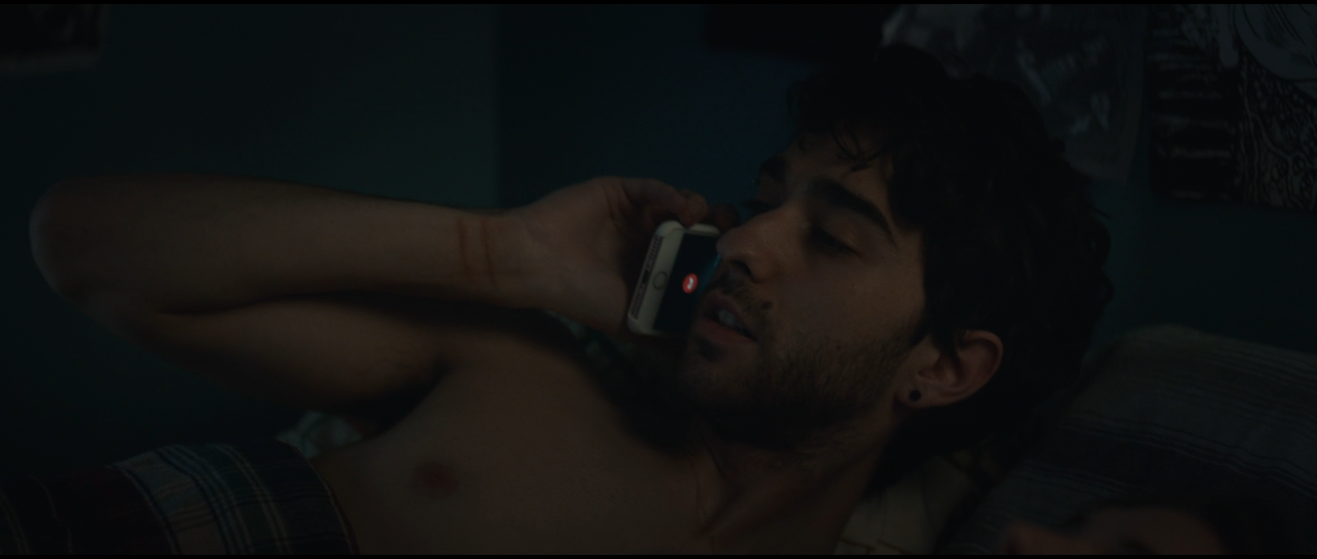 Human.Capital.2019.1080p.WEB-DL.mkv_snapshot_01.13.23_[2023.06.05_19.49.18].png