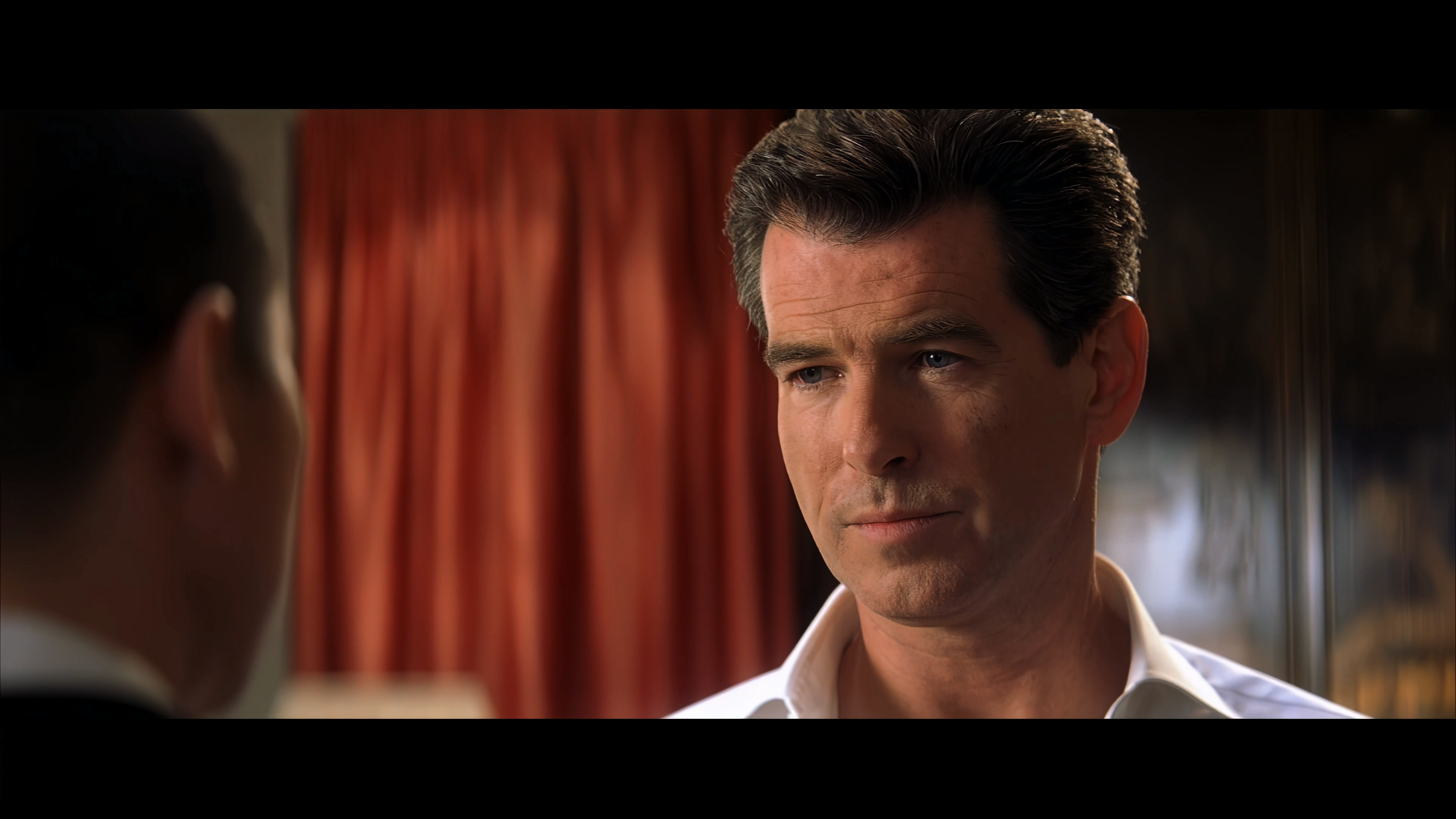 007.2002 Die Another Day - Умри, но не сейчас 4K.mkv_20230611_104731.901.png