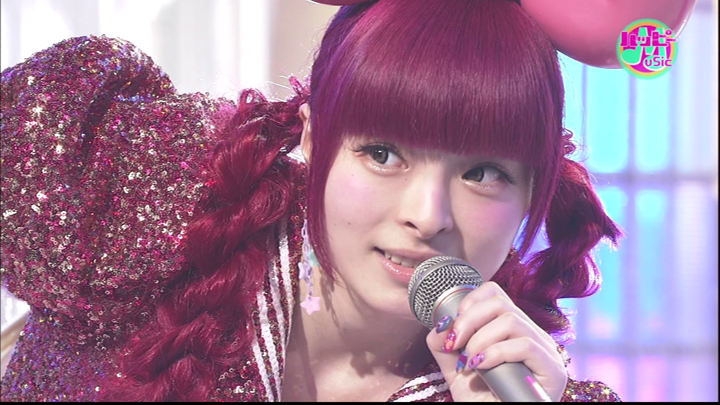 Kyary_Pamyu_Pamyu_-_Candy_Candy_(Happy_Music_HDTV_2012.04.7)_(JPOP.ru).png