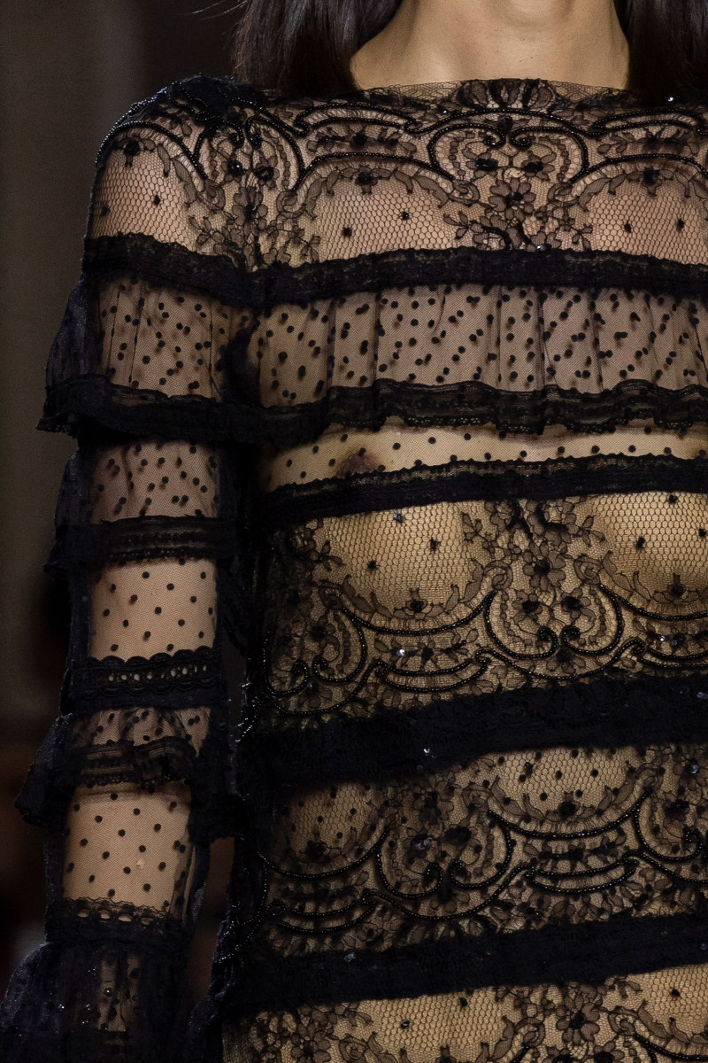 00040-celia-kritharioti-fall-2023-couture-details-credit-brand.jpg