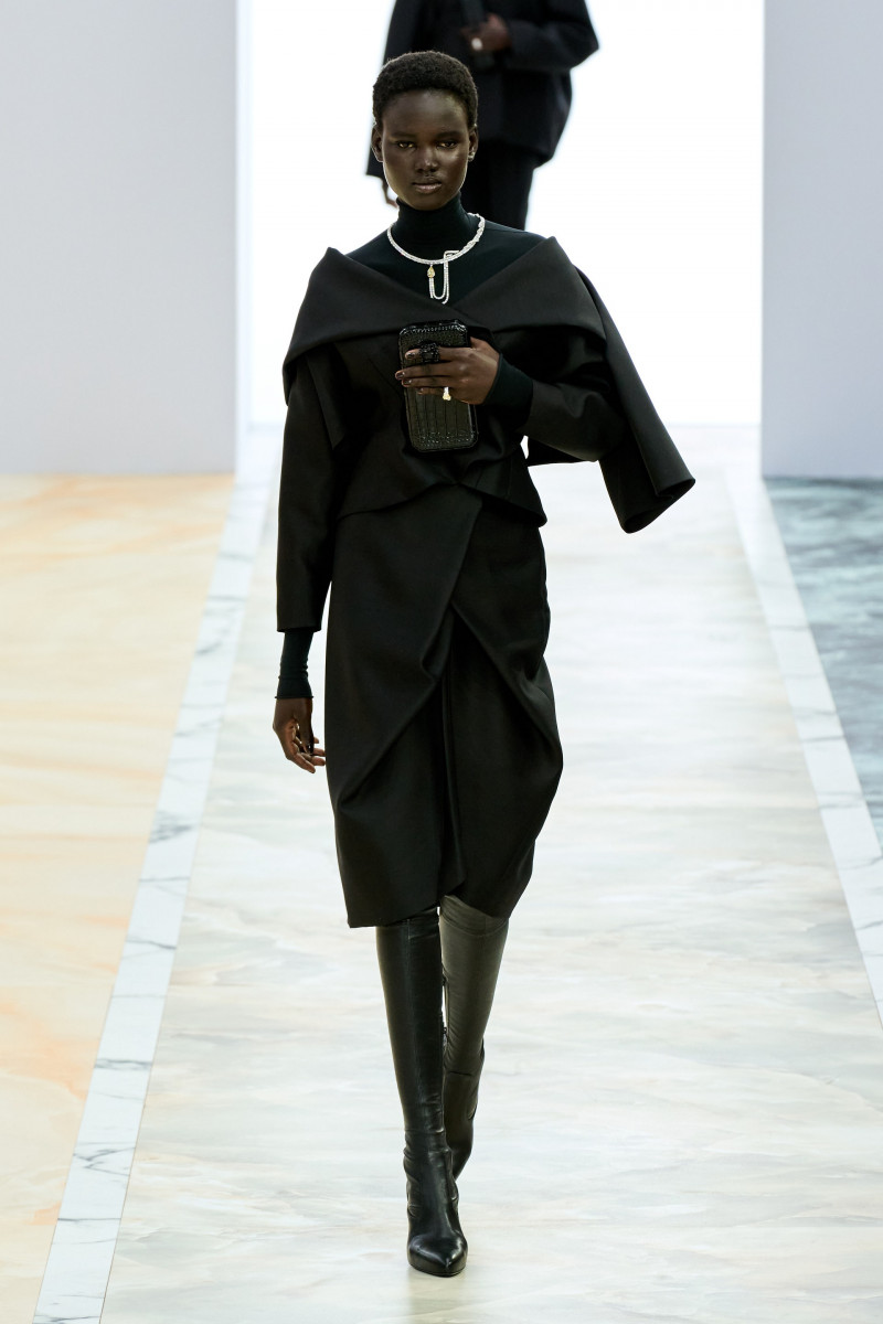 00008-fendi-fall-2023-couture-credit-gorunway.jpg