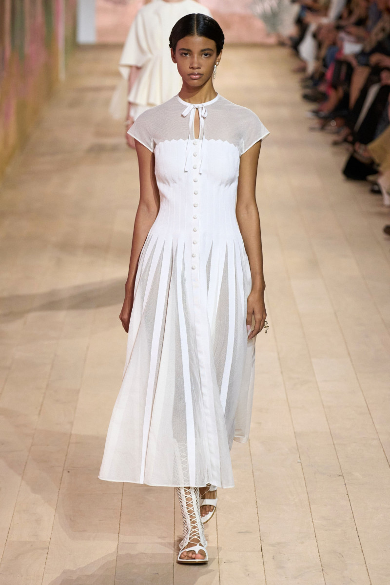 00005-dior-fall-2023-couture-credit-gorunway.jpg