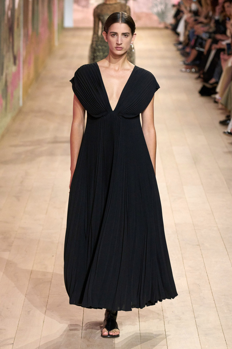 00032-dior-fall-2023-couture-credit-gorunway.jpg