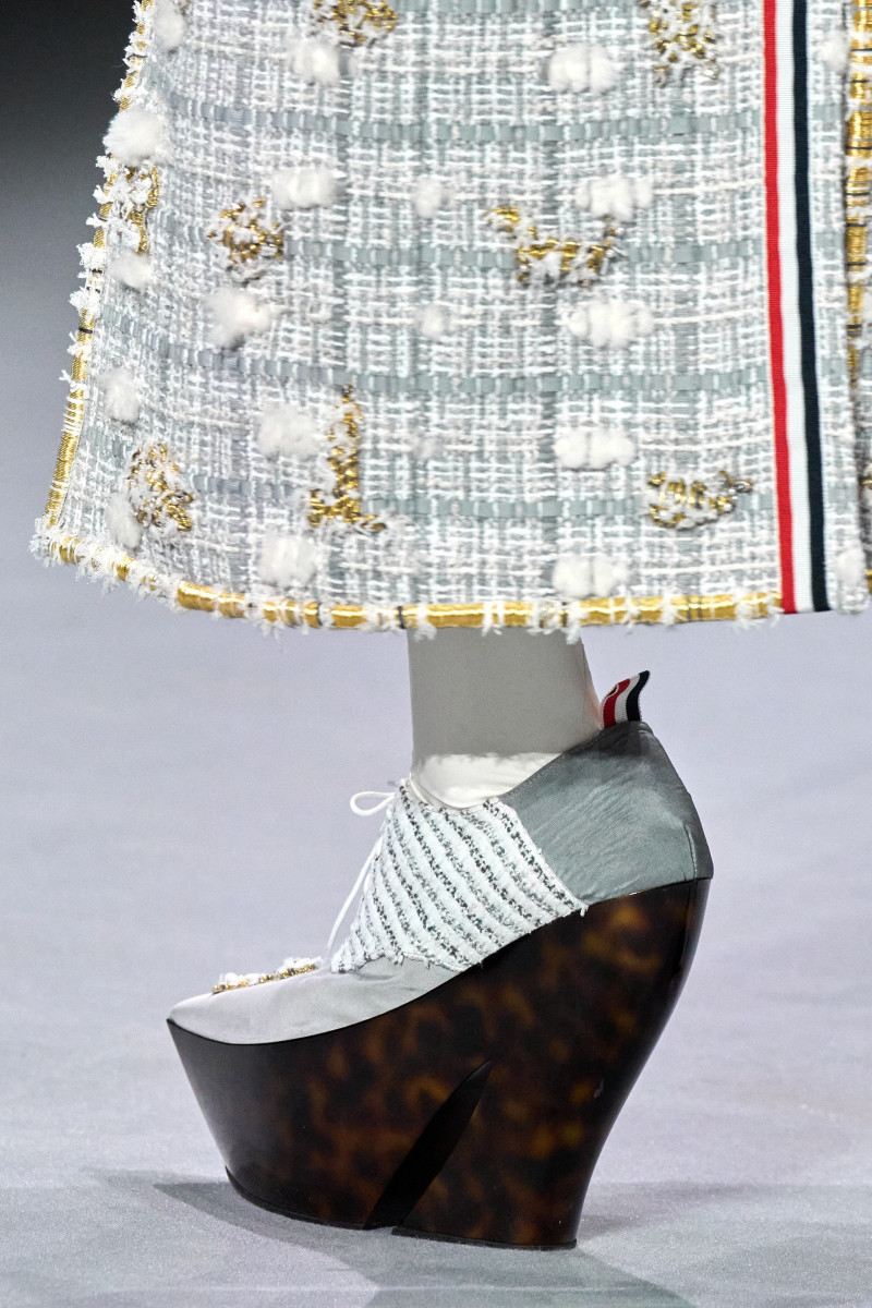 00028-thom-browne-fall-2023-couture-details-credit-gorunway.jpg