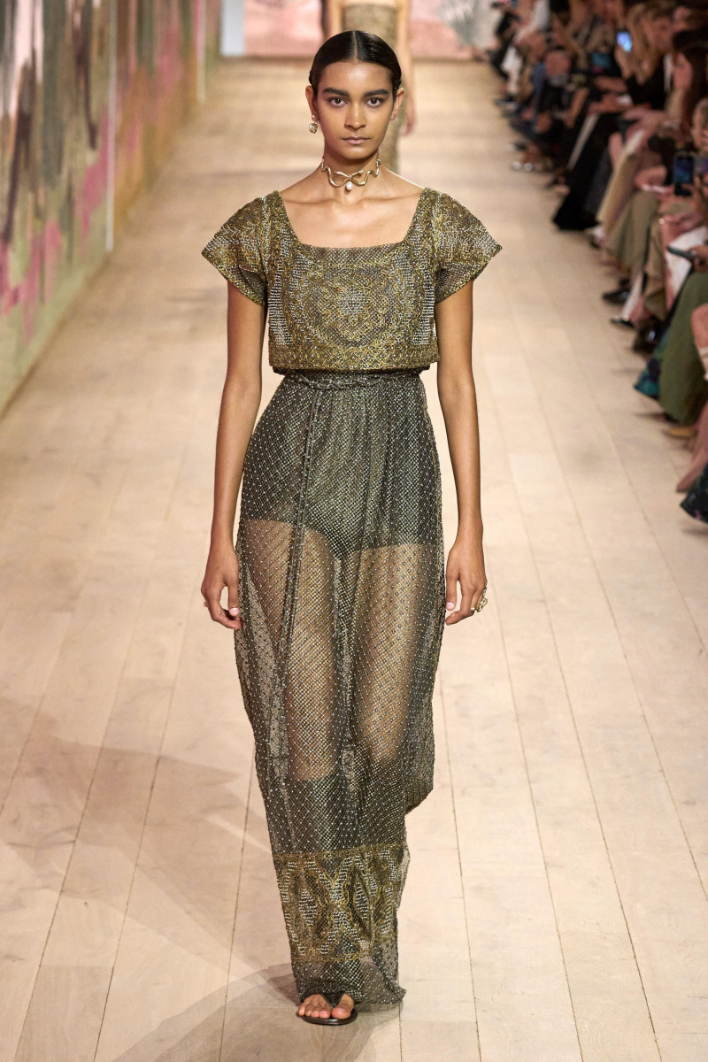 00038-dior-fall-2023-couture-credit-gorunway.jpg