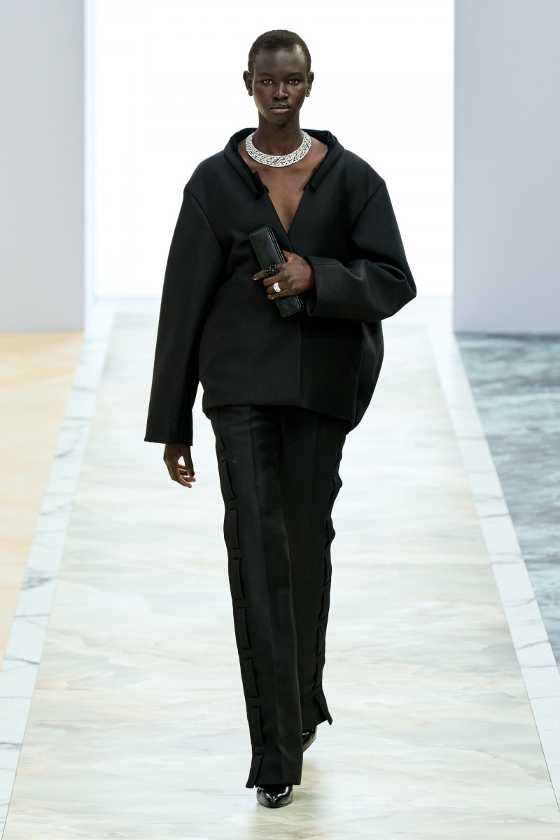 00009-fendi-fall-2023-couture-credit-gorunway.jpg