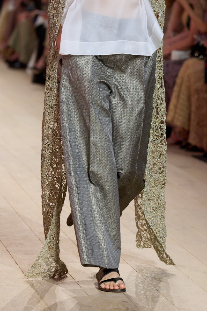 00090-christian-dior-fall-2023-couture-details-credit-gorunway.jpg