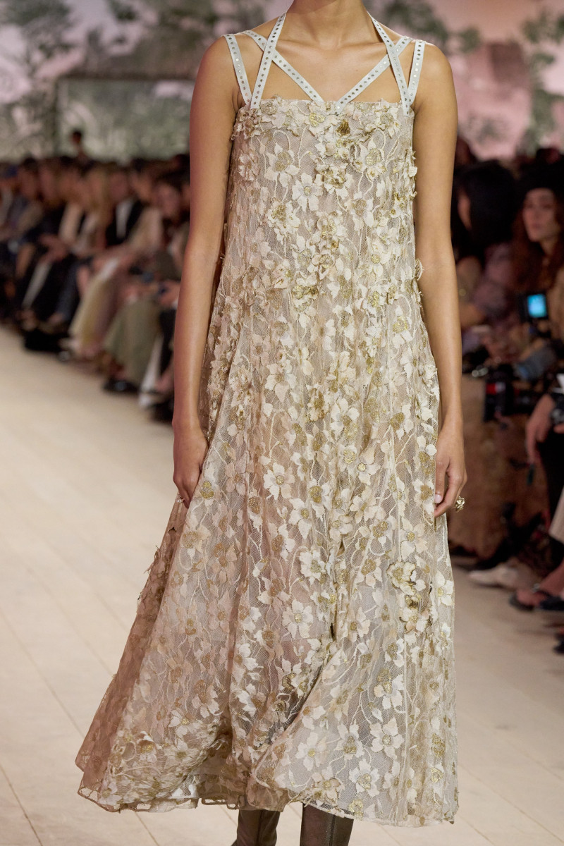 00047-christian-dior-fall-2023-couture-details-credit-gorunway.jpg