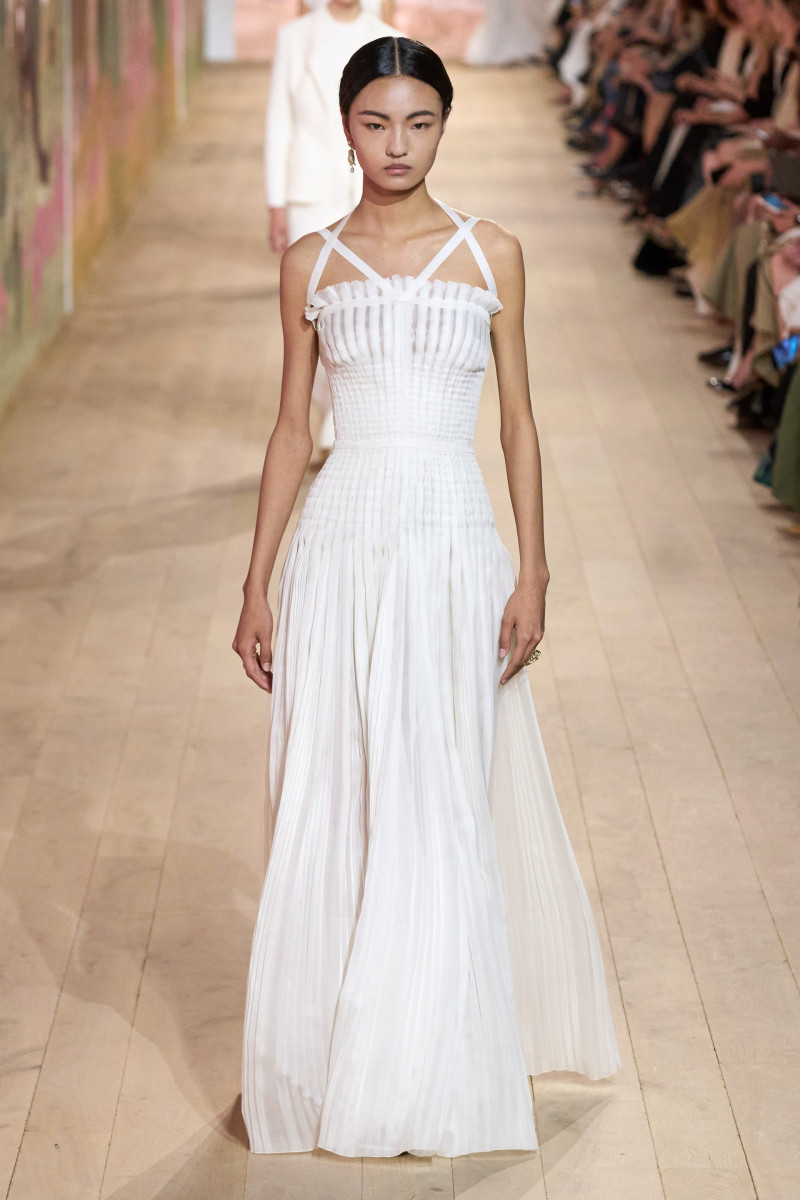 00013-dior-fall-2023-couture-credit-gorunway.jpg