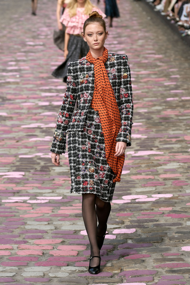 00025-chanel-fall-2023-couture-credit-gorunway.jpg