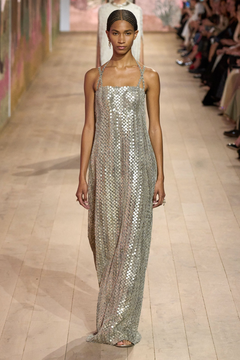 00056-dior-fall-2023-couture-credit-gorunway.jpg
