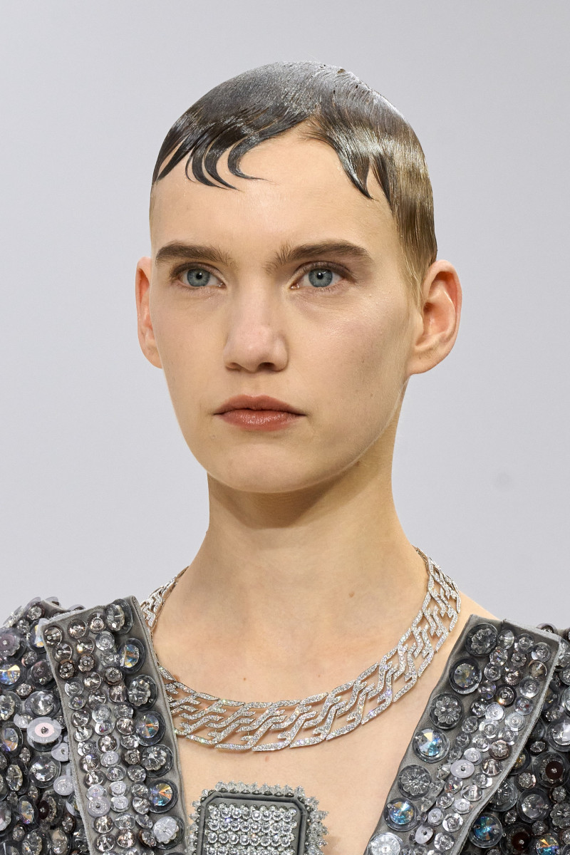 00076-fendi-fall-2023-couture-details-credit-gorunway.jpg