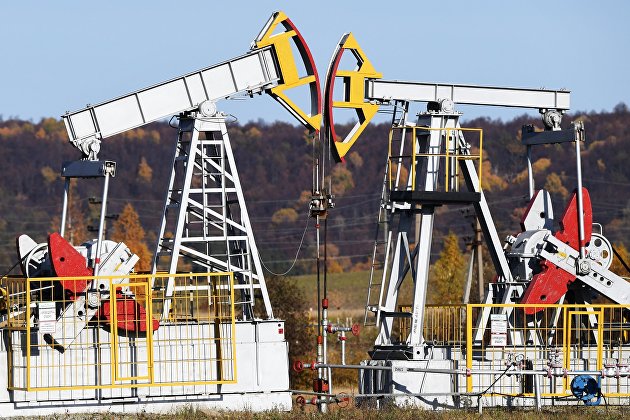 Нефтяные запасы в ОЭСР в мае выросли, но остались ниже среднего уровня
