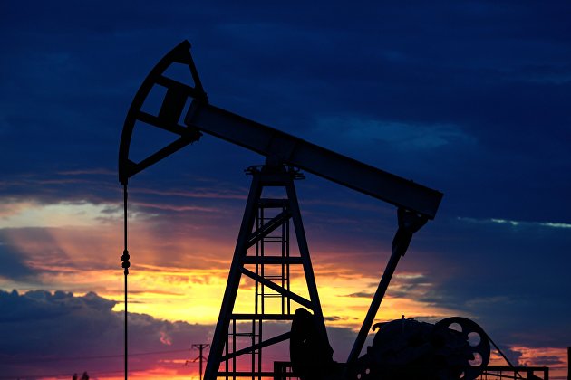 Добыча нефти в России в июне сохранилась на прежнем уровне, заявило МЭА