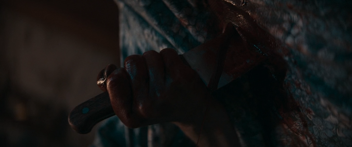 Evil.Dead.Rise.2023.HDRip-AVC.ExKinoRay.mkv_snapshot_01.07.21.913.png