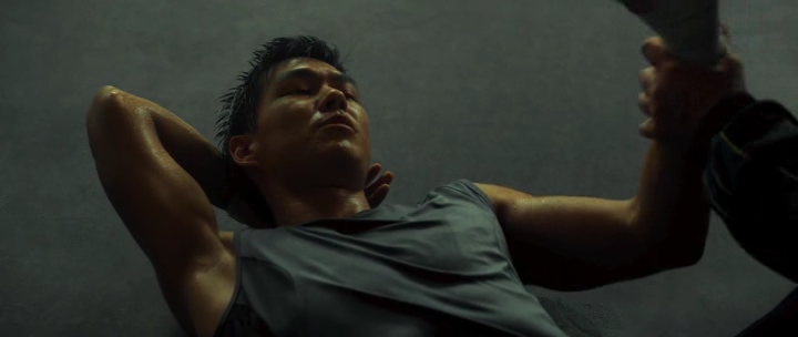 Боксер 2021 WEB-DLRip.avi_snapshot_01.18.10.png