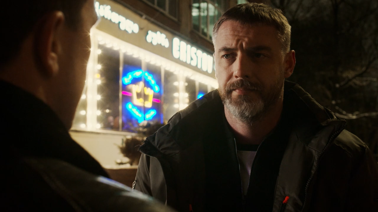 Kontuzhennyj.S01.E01.2023.WEB-DL.(720p).DenSBK.mkv_snapshot_31.51.png