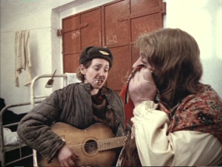 Pistolet_s_Glushitelem.1993.DVDRip-AVC.ExKinoRay.mkv_snapshot_00.43.21.001.png