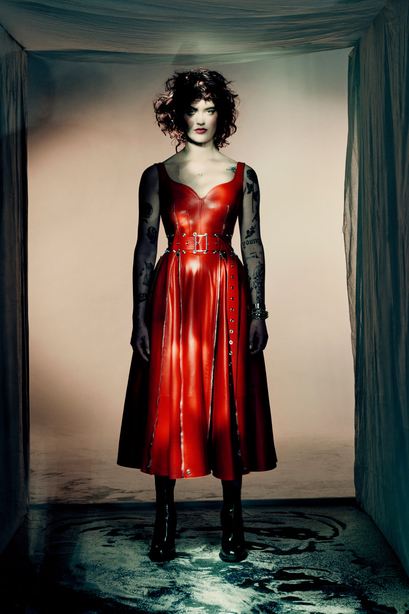 00007-Alexander-McQueen-Fall-21-credit-Paolo-Roversi-Brand.jpg