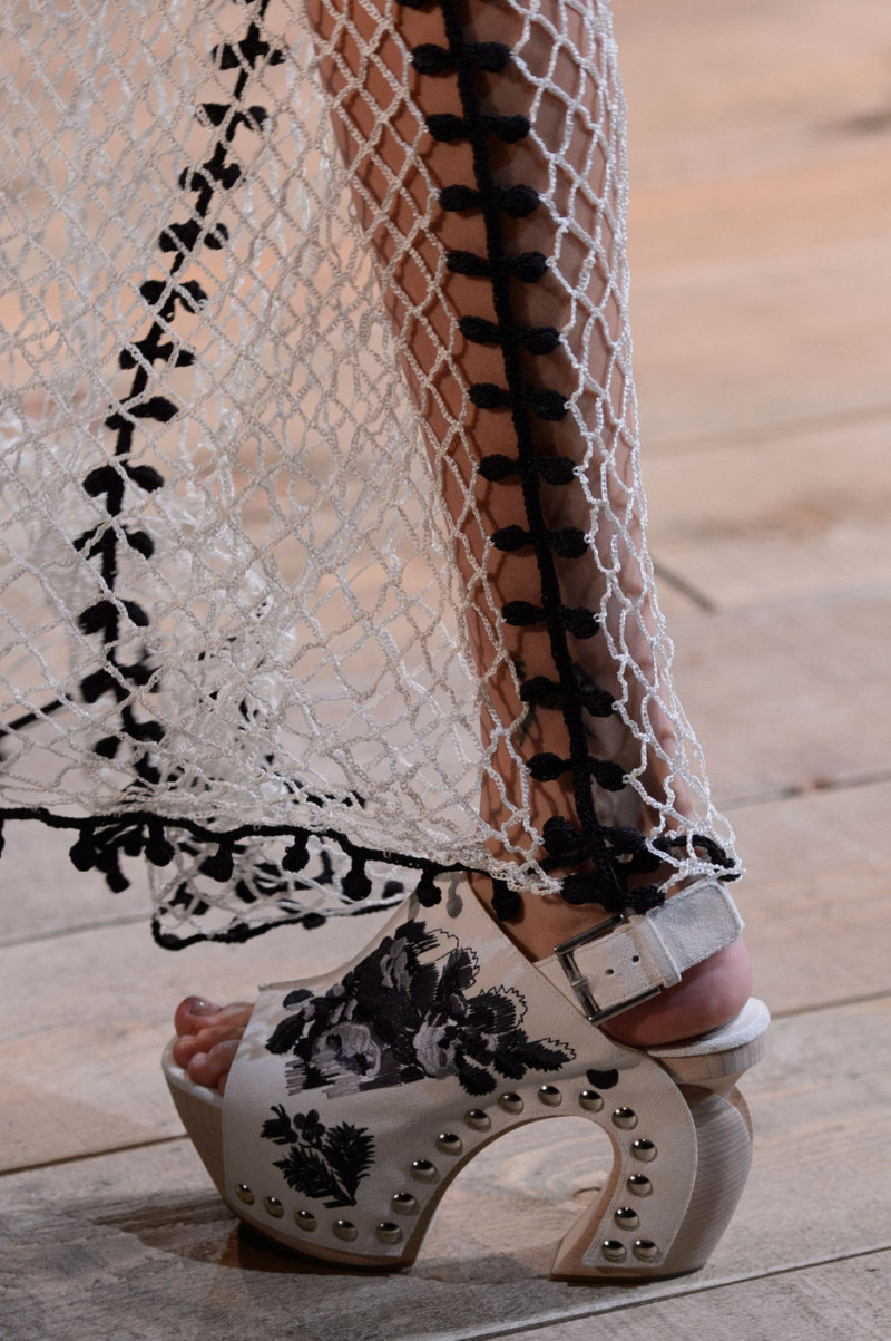 Alexander+McQueen+Spring+2016+Details+OjWt5WNk98sx.jpg