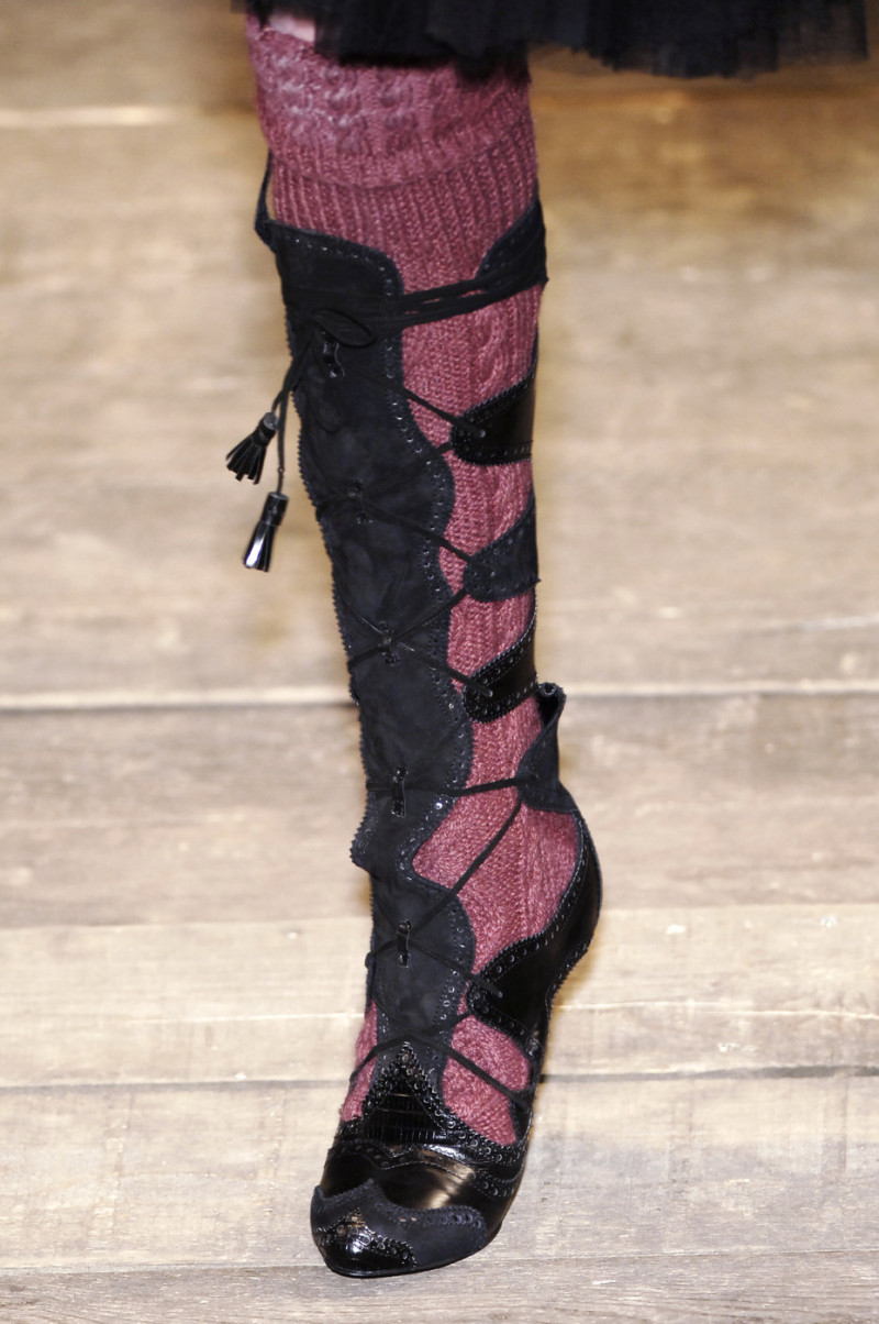 Alexander+McQueen+Fall+2006+Details+ppxp1Q1ni-Dx.jpg