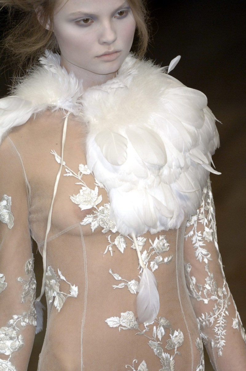 Alexander+McQueen+Spring+2007+Details+WMD_8y4pO_8x.jpg