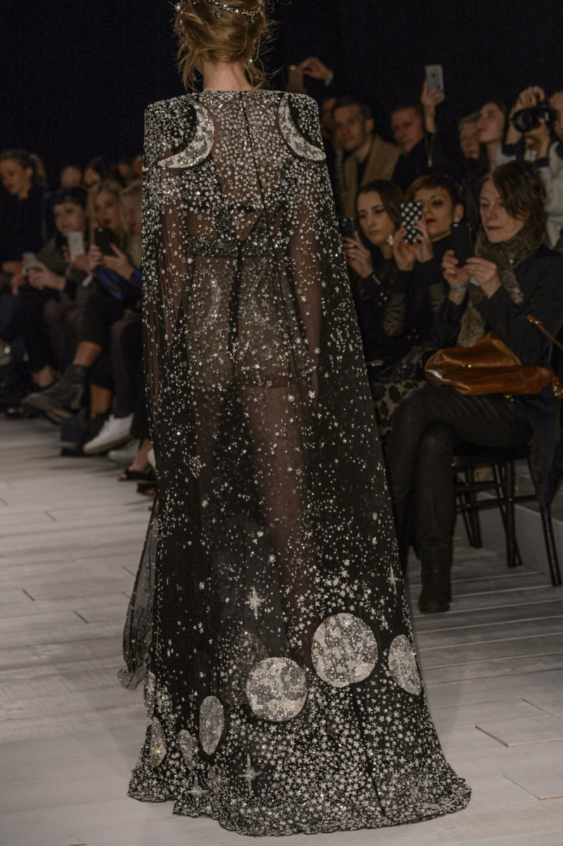 Alexander+McQueen+Fall+2016+Details+iivVwNgJFtwx.jpg