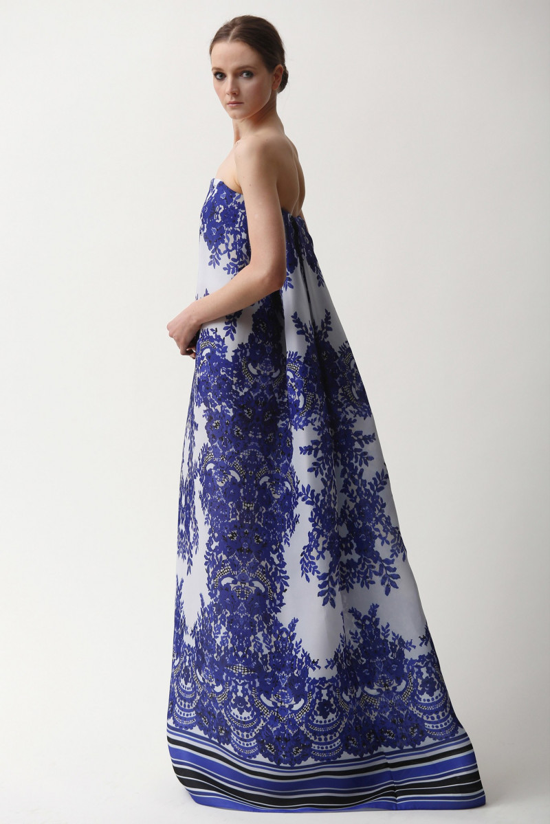 Naeem_Khan_003_1366.jpg