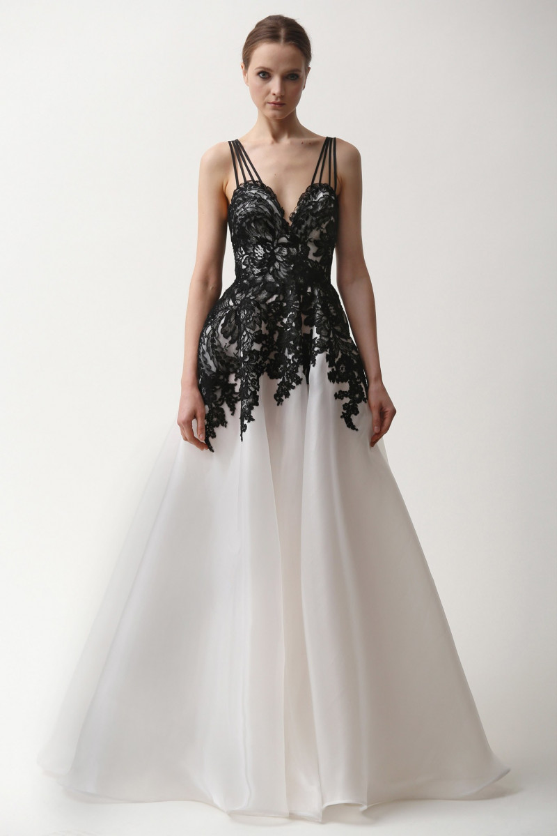 Naeem_Khan_006_1366.jpg