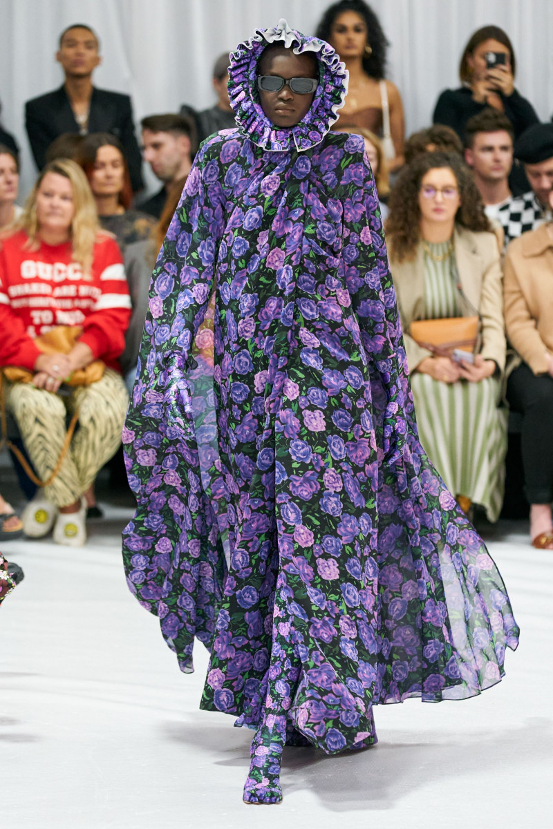 00027-Richard-Quinn-Spring-22-RTW-London-credit-gorunway.jpg