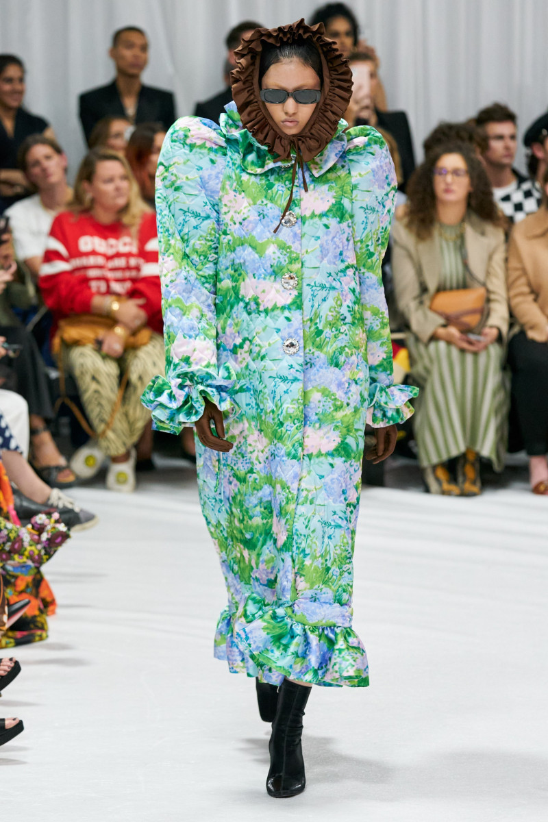 00009-Richard-Quinn-Spring-22-RTW-London-credit-gorunway.jpg