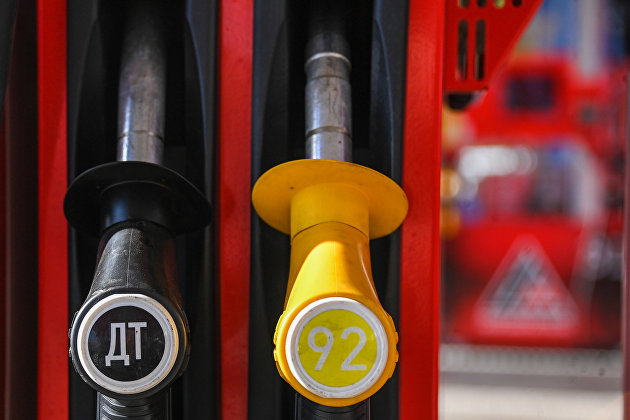 Цена бензина на бирже в России сбавила темпы роста