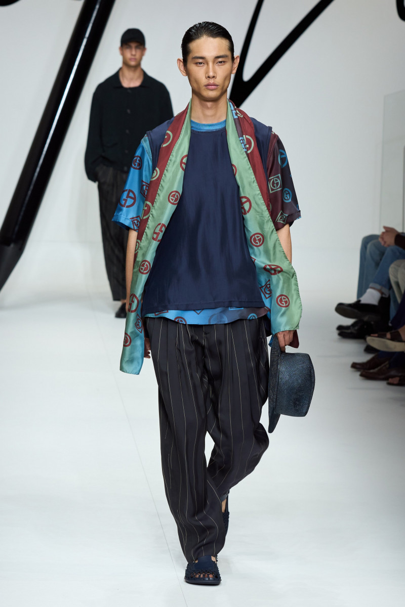 00041-giorgio-armani-spring-2024-menswear-credit-gorunway.jpg
