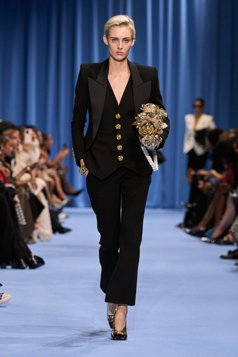 00005-balmain-spring-2024-ready-to-wear-credit-gorunway.jpg