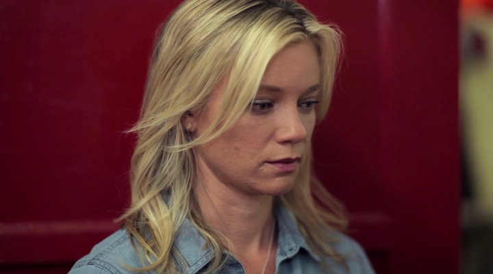 Zoey to the Max 2015 WEB-DLRip.avi_snapshot_00.35.58.png