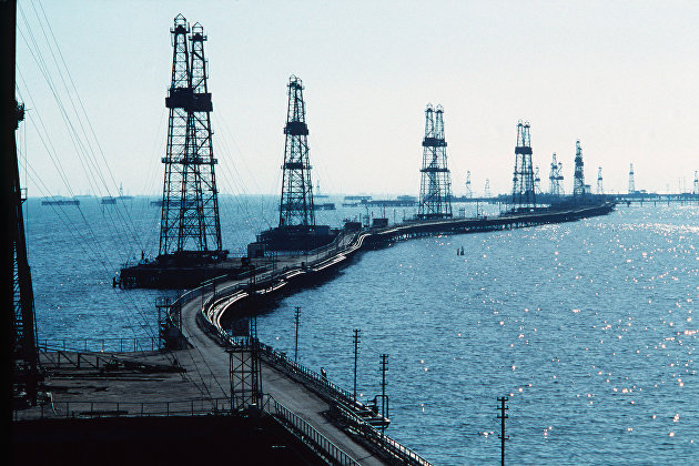 Новак обсудил с министром энергетики Азербайджана расширение нефтепровода