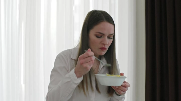 01. Слишком близко, слишком больно.2023.WEB-DLRip.Files-x.avi_snapshot_19.32.png