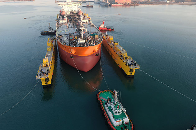 Морские поставки российской нефти растут на фоне санкций, пишет СМИ