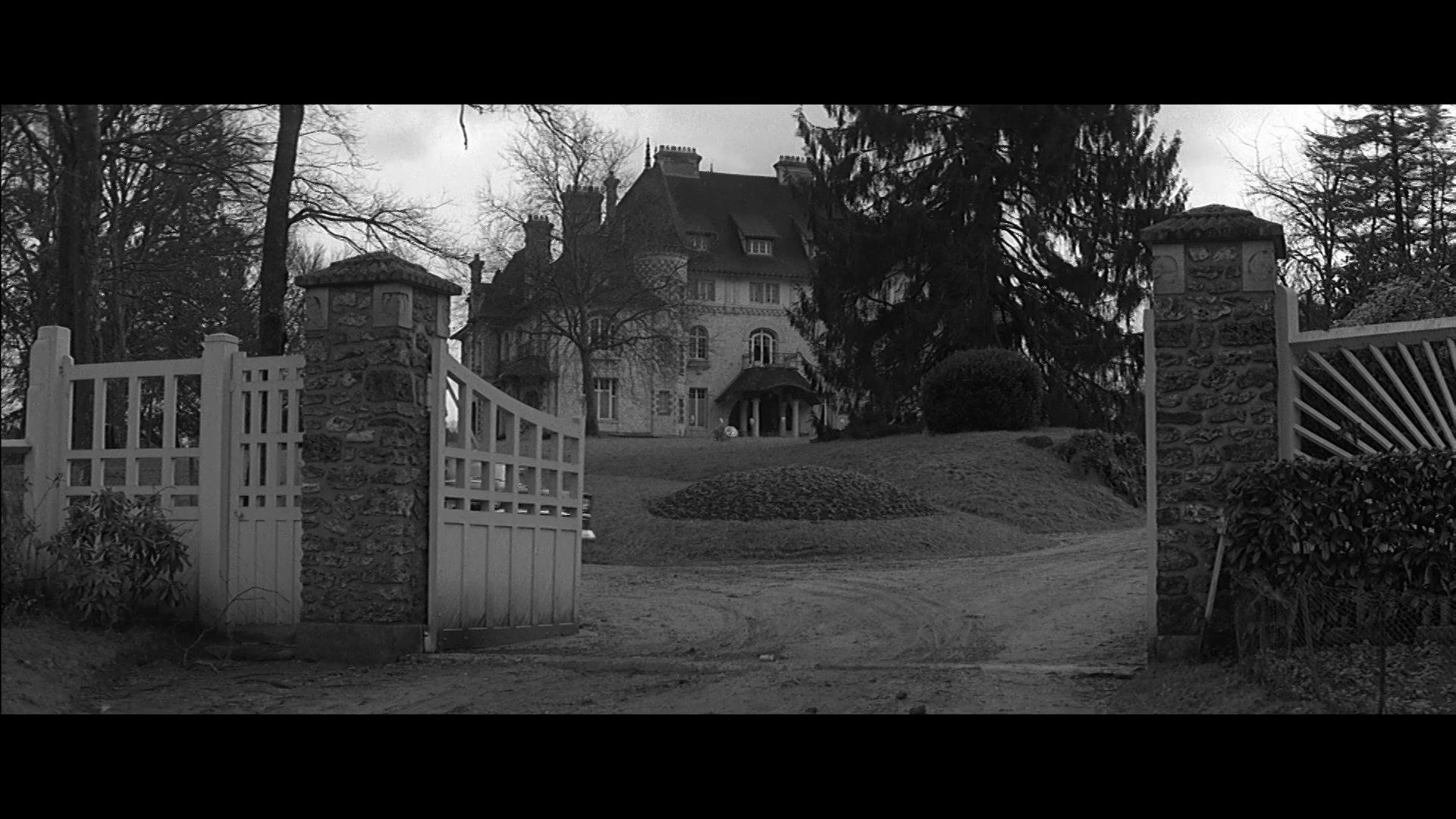 Le.gorille.vous.salue.bien.1958.WEB-DL.1080p[(102106)2023-11-11-07-18-57].PNG