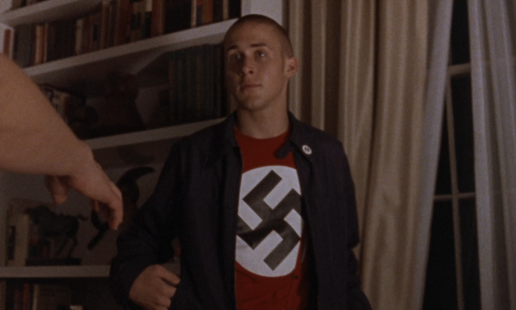 Фанатик (The Believer) 2001.mkv_snapshot_00.10.50.000.png