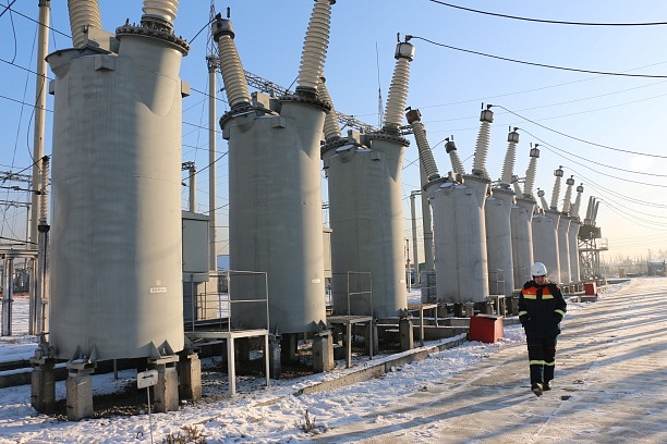 Филиал ПАО «Россети» выполнил ремонт выключателей на 65 центрах питания Сибири